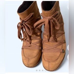 Merrell size 7.5 new tan boots